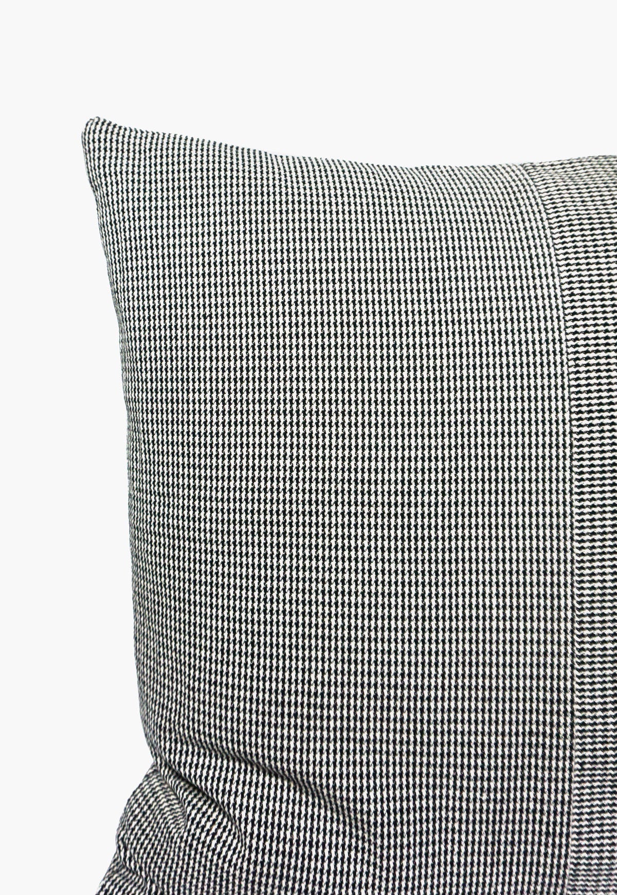 Houndstooth Pillow Cover / Sham
